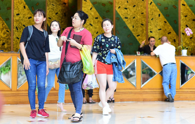 Sửa luật thuế để thu ngàn tỉ từ Google, Facebook, Agoda?