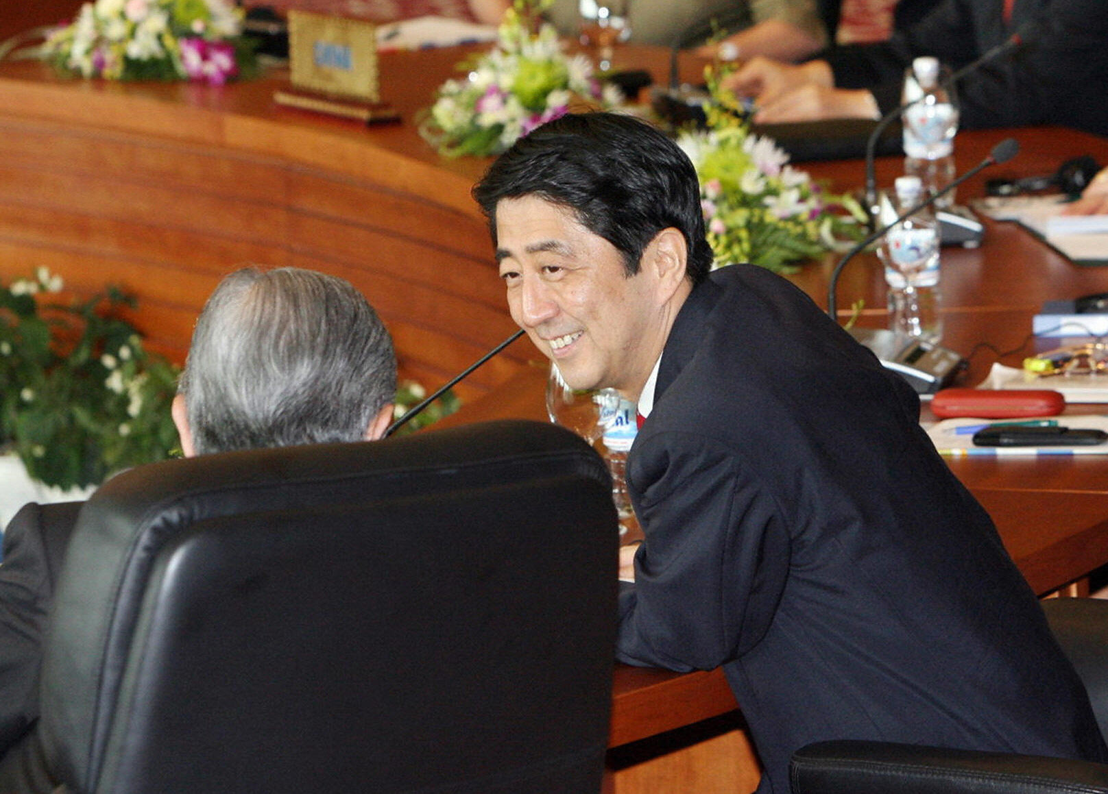 APEC 2006: Xử lý không khéo, một lá phiếu bỏ đi là mình cũng khó khăn APEC 2006: Xử lý không khéo, một lá phiếu bỏ đi là mình cũng khó khăn