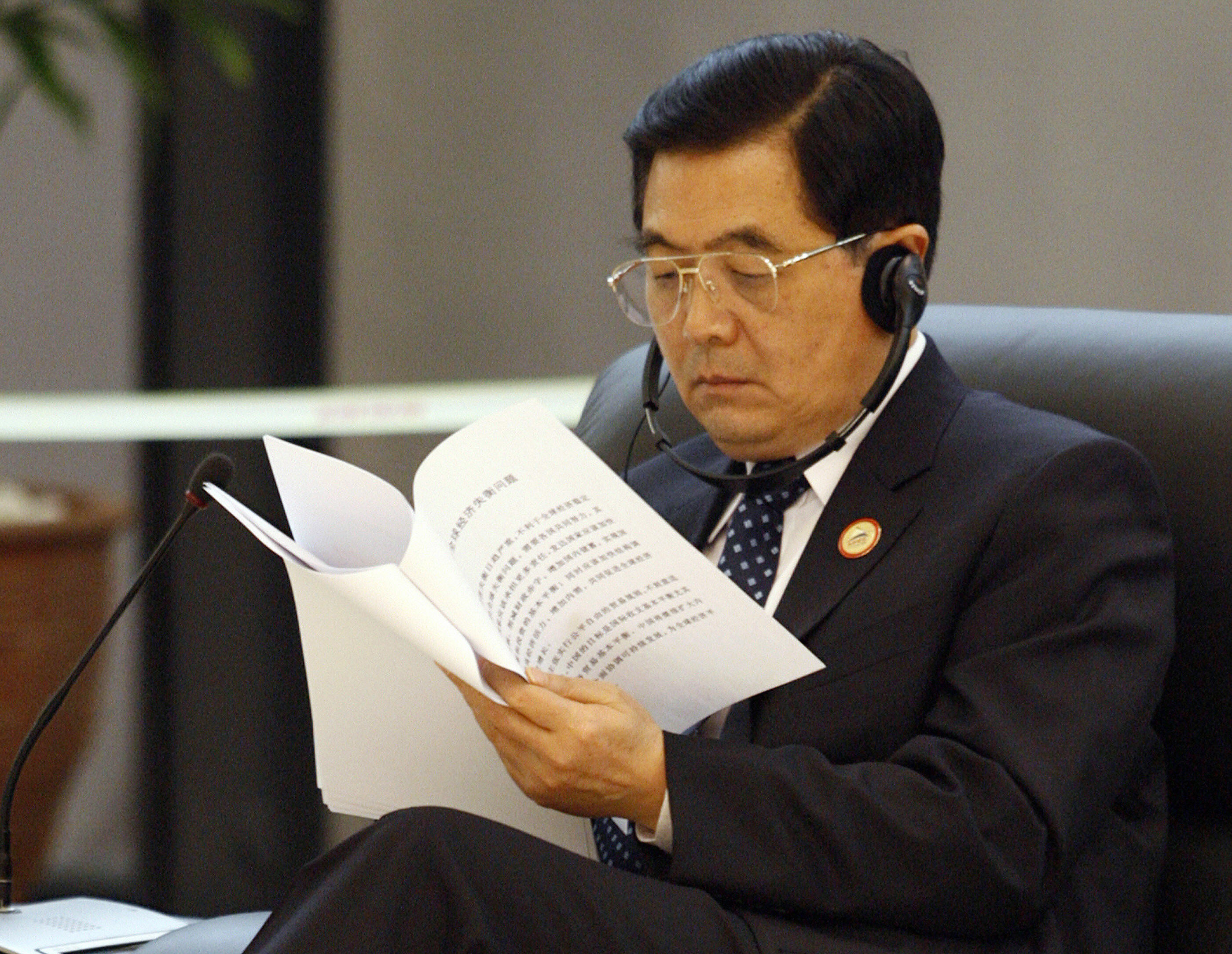 APEC 2006: Xử lý không khéo, một lá phiếu bỏ đi là mình cũng khó khăn APEC 2006: Xử lý không khéo, một lá phiếu bỏ đi là mình cũng khó khăn