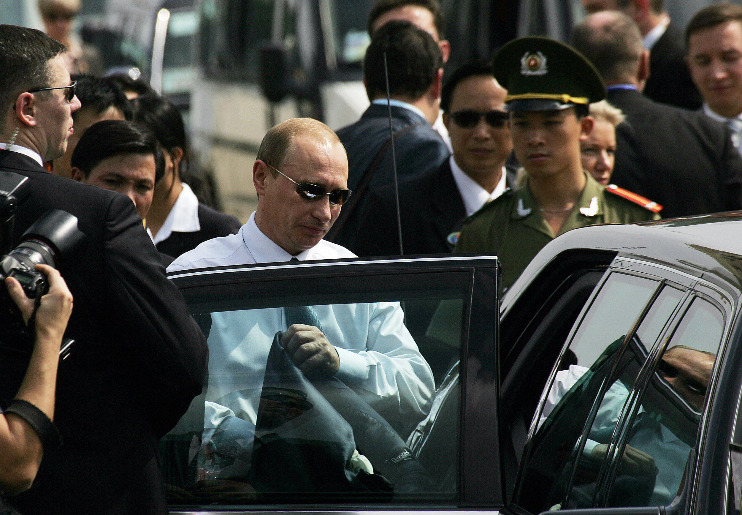 APEC 2006: Xử lý không khéo, một lá phiếu bỏ đi là mình cũng khó khăn APEC 2006: Xử lý không khéo, một lá phiếu bỏ đi là mình cũng khó khăn