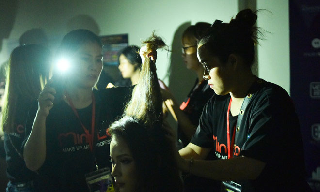 VTV né tránh trả lời việc phát sóng Hoa hậu Hoàn vũ khi bão hoành hành