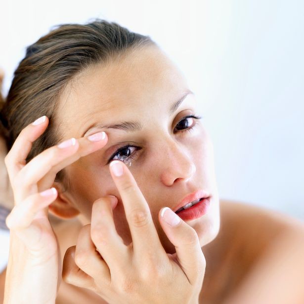 Những lưu ý khi đeo kính áp tròng, nếu biết rồi sẽ an toàn hơn cho bạn