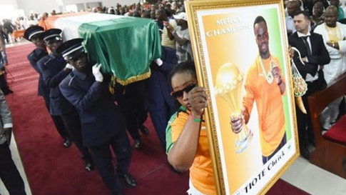 Thêm 1 cầu thủ đột ngột qua đời vì bệnh tim