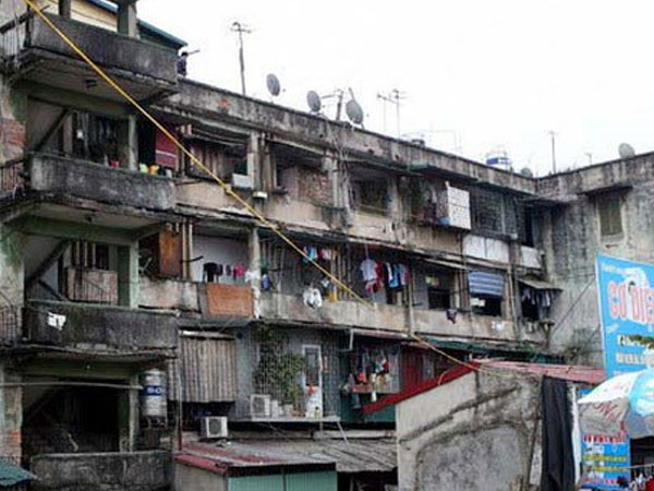 Người Hà Nội khóc dở, mếu dở vì trót ôm chung cư cũ chờ đền bù