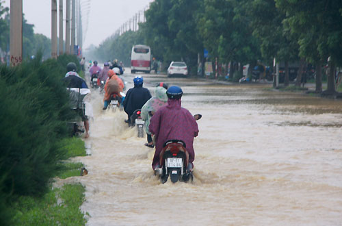 Đường sắt Bắc Nam chia cắt trong 3 ngày tới