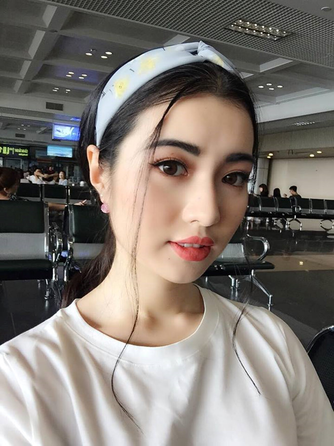 Hoa khôi Học viện Ngoại giao selfie, đối thoại với Jack Ma