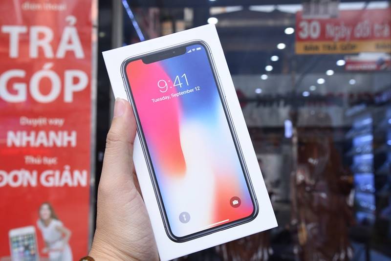 Giá iPhone X giảm xuống còn hơn 31 triệu đồng tại Việt Nam