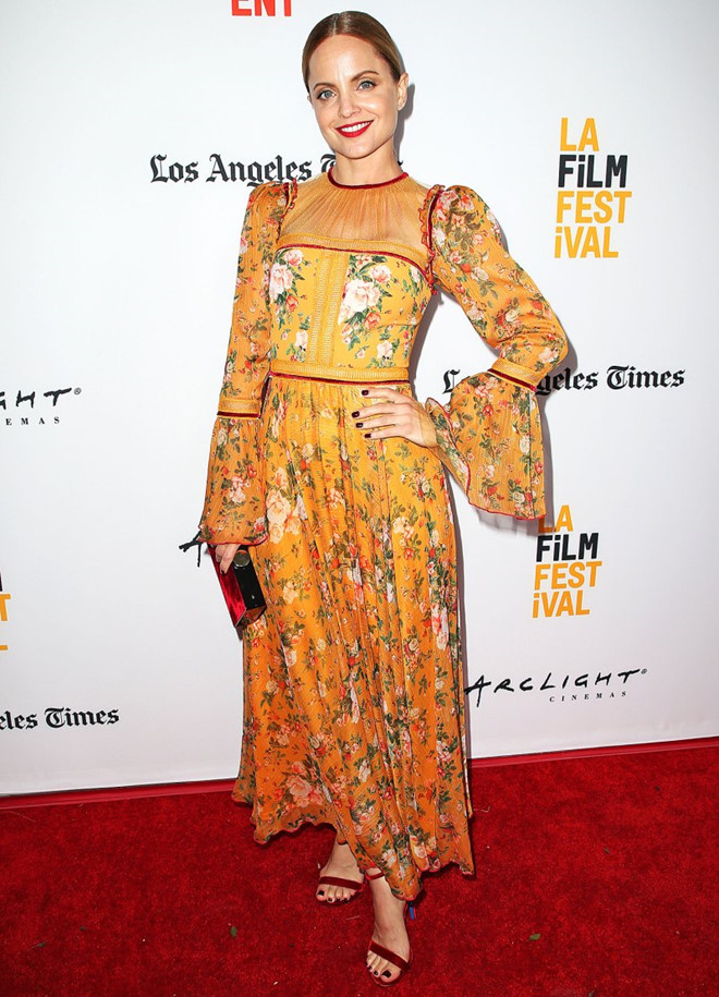 Loạt sao chứng minh mốt maxi hoa đã quay trở lại và lợi hại hơn xưa