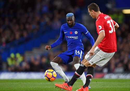 Neville: Man Utd bị giết chết từ tuyến tiền vệ