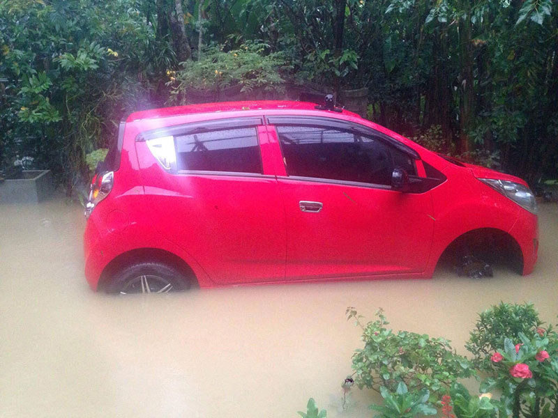 Những nạn nhân bốn bánh của bão số 12