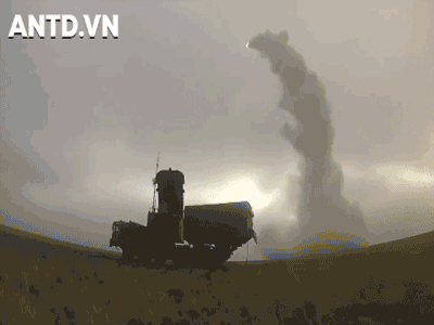 [Infographic] Sức mạnh của Rồng lửa S-300, hệ thống phòng không tham gia bảo vệ APEC