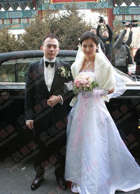 Lưu Đào: Từ việc bị gán mác hám tiền lấy đại gia đến người vợ nai lưng cứu chồng khỏi trầm cảm vì phá sản Lưu Đào: Từ việc bị gán mác hám tiền lấy đại gia đến người vợ nai lưng cứu chồng khỏi trầm cảm vì phá sản