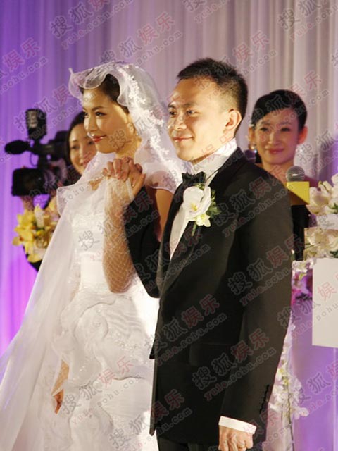 Lưu Đào: Từ việc bị gán mác hám tiền lấy đại gia đến người vợ nai lưng cứu chồng khỏi trầm cảm vì phá sản