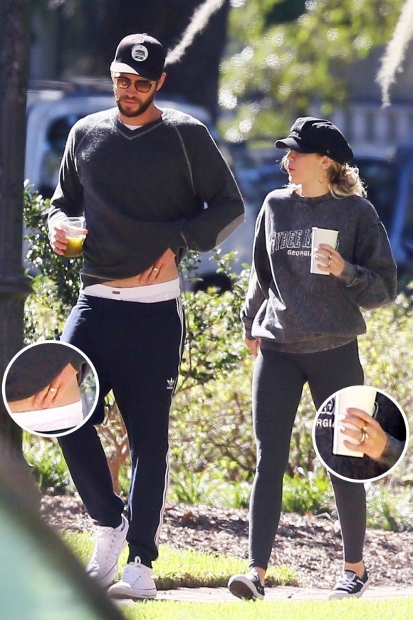 Miley Cyrus và Liam Hemsworth đã cưới bí mật từ 6 tháng trước?