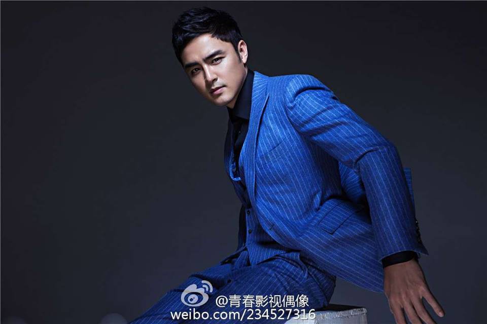 Hoàng tử ếch Minh Đạo: Tuổi thơ nhọc nhằn, chỉ an tâm khi tài khoản có tiền và hình ảnh cầm ô che mưa cho mẹ già bán khoai ở chợ