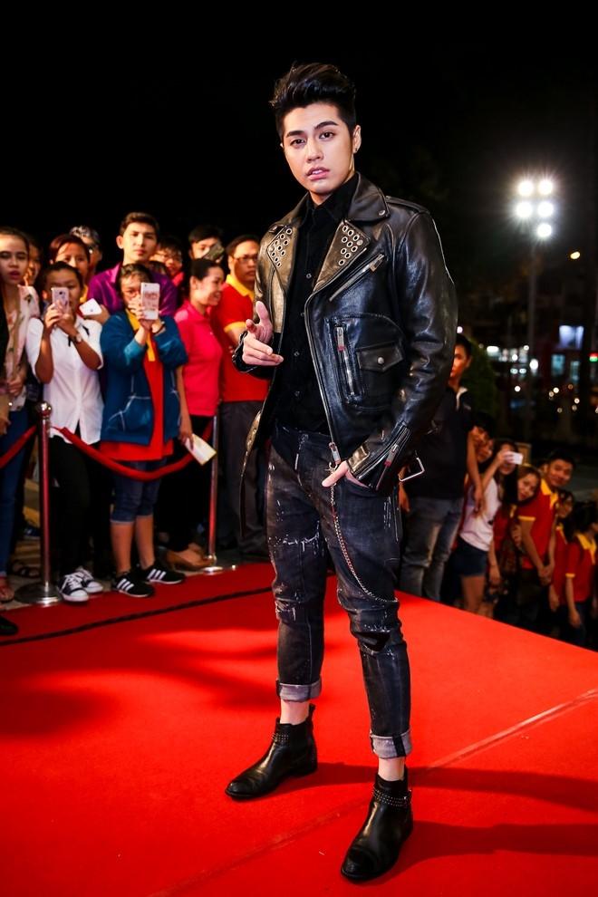 Choáng ngợp với độ giàu có của Noo Phước Thịnh