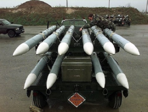 Hé lộ tên lửa không đối không mới của Mỹ thay thế sát thủ AIM-120