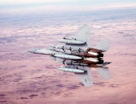 Hé lộ tên lửa không đối không mới của Mỹ thay thế sát thủ AIM-120