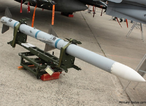 Hé lộ tên lửa không đối không mới của Mỹ thay thế sát thủ AIM-120
