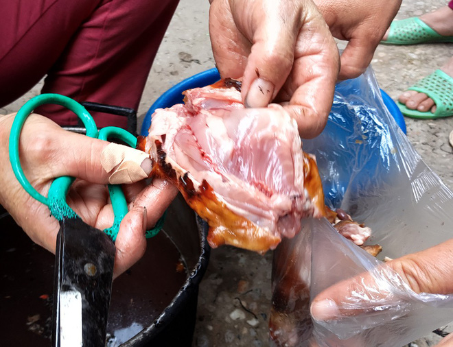 Đột kích nơi phụ nữ, trẻ nhỏ thích ăn thịt chuột hơn thịt gà giữa Hà Nội