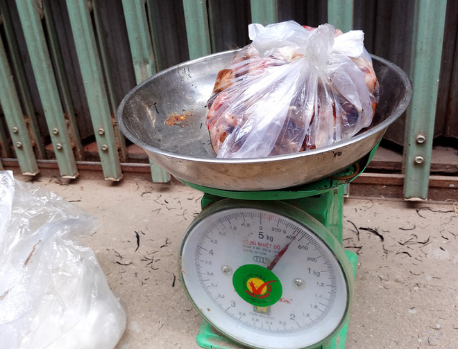 Đột kích nơi phụ nữ, trẻ nhỏ thích ăn thịt chuột hơn thịt gà giữa Hà Nội