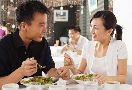 Làm mới tình cảm vợ chồng bằng những hành động rất giản đơn này Làm mới tình cảm vợ chồng bằng những hành động rất giản đơn này
