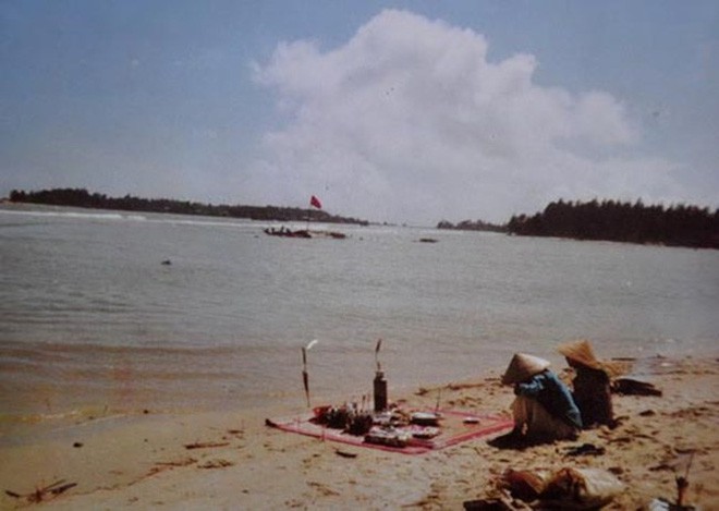 Nhìn lại cơn lũ lịch sử ở Huế năm 1999 và nguy cơ thiên tai lập lại chỉ còn cách một gang tay Nhìn lại cơn lũ lịch sử ở Huế năm 1999 và nguy cơ thiên tai lập lại chỉ còn cách một gang tay