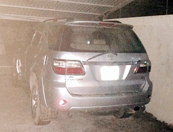 Sắm ô tô để đi... trộm chó