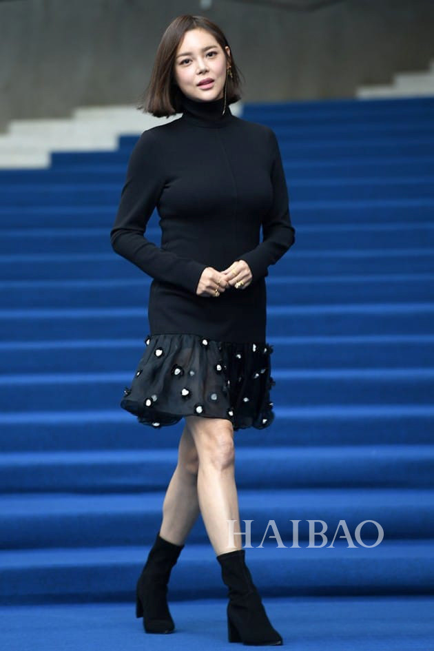 Mỹ nhân châu Á chuộng đầm len ngày lạnh