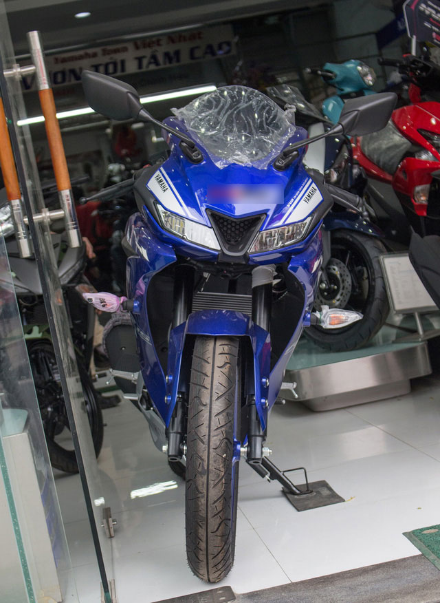 Yamaha R15 bất ngờ xuất hiện tại đại lý chính hãng, giá hơn 90 triệu đồng Yamaha R15 bất ngờ xuất hiện tại đại lý chính hãng, giá hơn 90 triệu đồng
