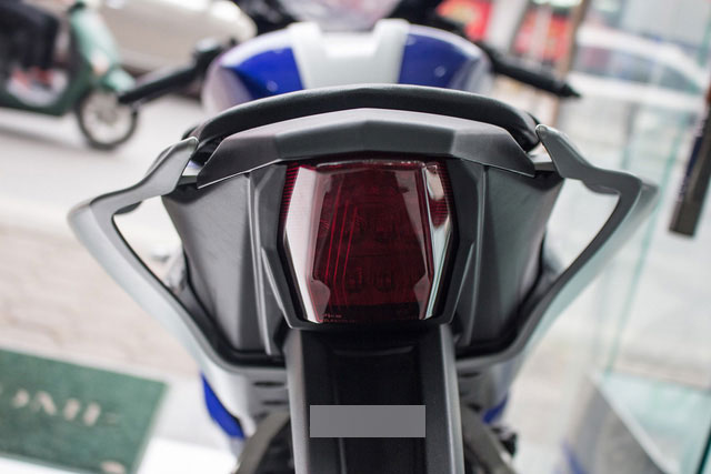 Yamaha R15 bất ngờ xuất hiện tại đại lý chính hãng, giá hơn 90 triệu đồng Yamaha R15 bất ngờ xuất hiện tại đại lý chính hãng, giá hơn 90 triệu đồng