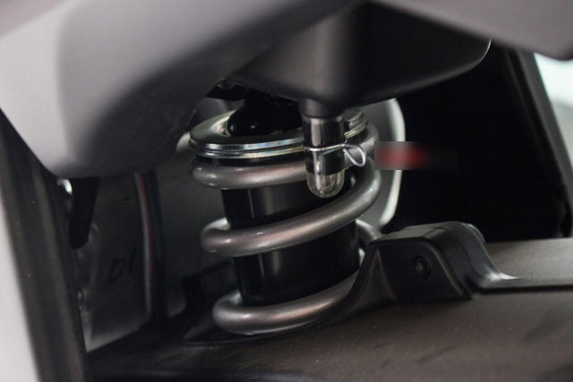 Yamaha R15 bất ngờ xuất hiện tại đại lý chính hãng, giá hơn 90 triệu đồng Yamaha R15 bất ngờ xuất hiện tại đại lý chính hãng, giá hơn 90 triệu đồng