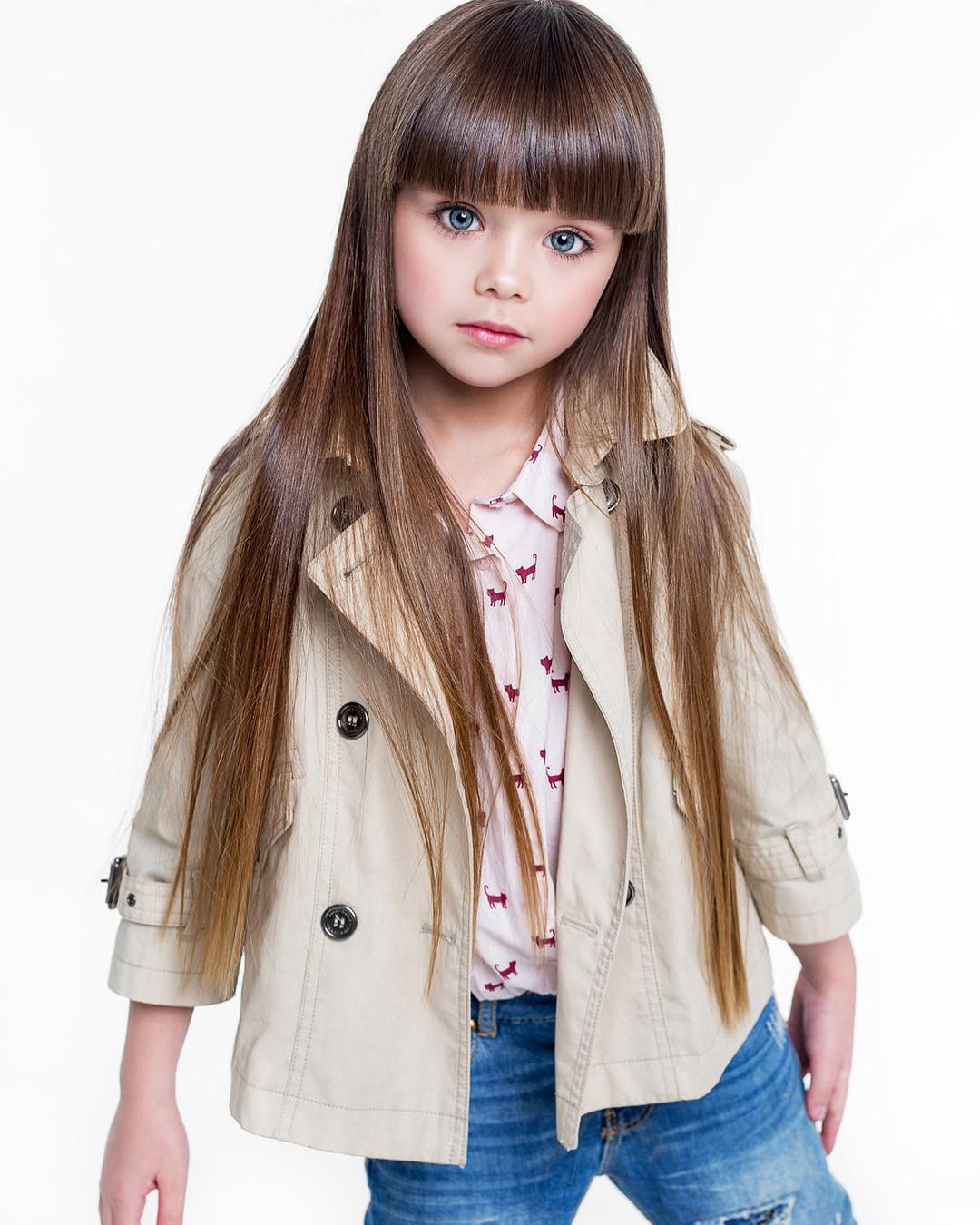 Chiêm ngưỡng dung nhan của bé gái xinh nhất thế giới