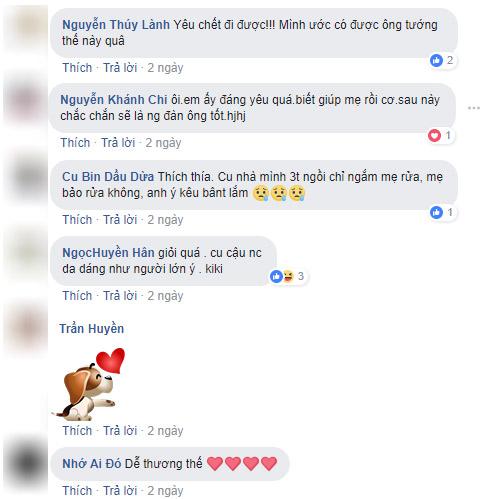 Thấy bố mẹ ăn xong không dọn, bé trai vừa rửa bát vừa nói câu khiến cả nhà đứng hình