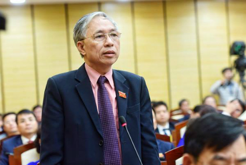 Đại biểu HĐND Hà Nội đề nghị lắp barie ngăn xe máy lên vỉa hè