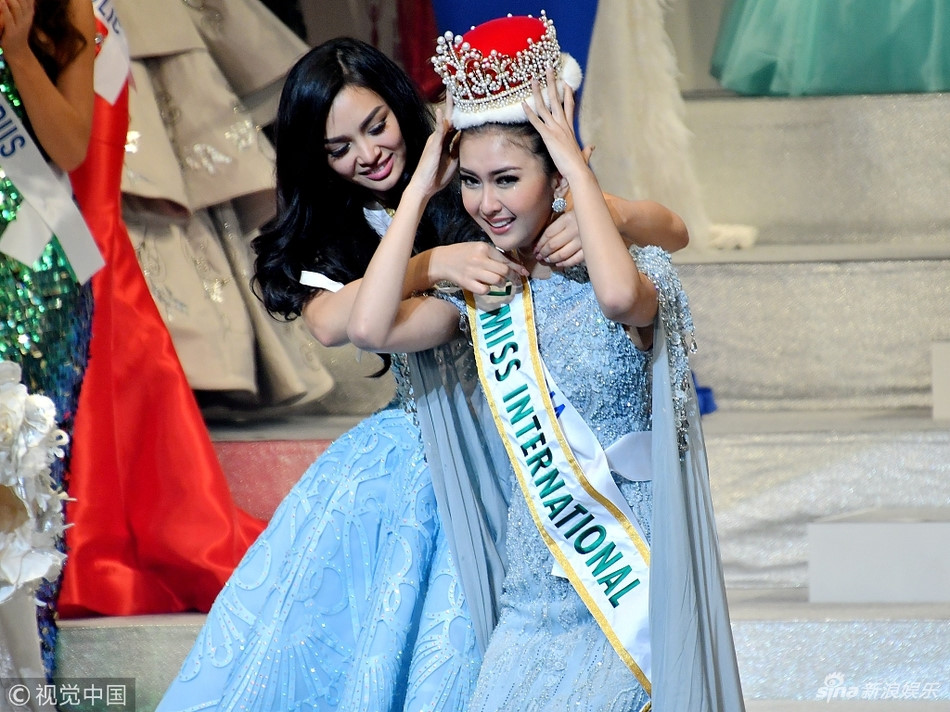 6 Hoa hậu đăng quang năm 2017: Người được khen, người gây thất vọng