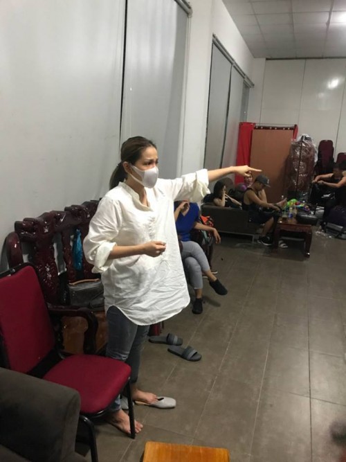 Hồi phục sau sự cố bị bỏng mặt, Khả Như chia sẻ: Ngày được make up lên sân khấu, tôi run người và bật khóc