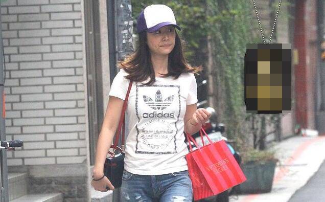 Mang tiếng ác vì đuổi quản lý lâu năm của chồng, Lâm Tâm Như buồn phiền chia sẻ