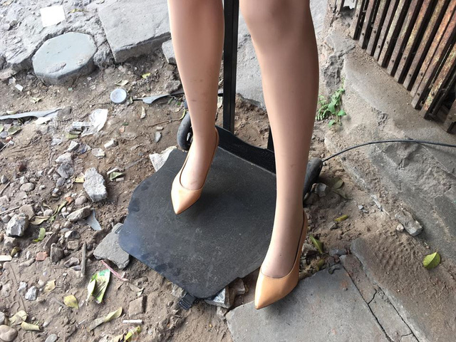 Rộ mốt manocanh quay tay, hàng cháo lòng cũng mua về hút khách