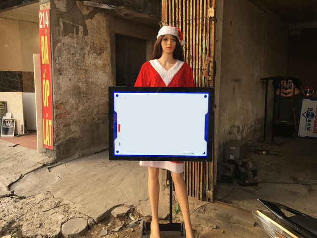 Rộ mốt manocanh quay tay, hàng cháo lòng cũng mua về hút khách Rộ mốt manocanh quay tay, hàng cháo lòng cũng mua về hút khách