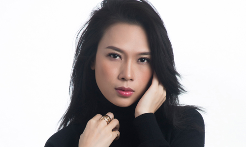 Mỹ Tâm hát ở phố đi bộ Hà Nội