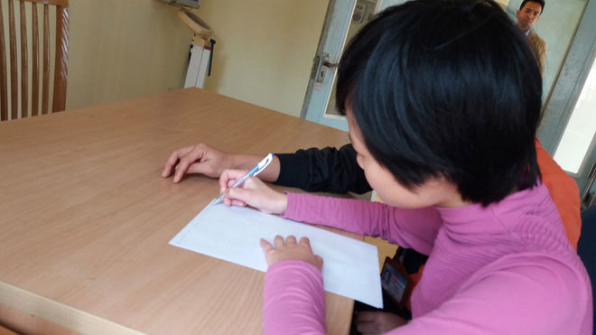 Bé gái 11 tuổi bị mẹ nhốt không cho đi học: Sau 1 năm giải cứu đã biết rất nhiều phép tính