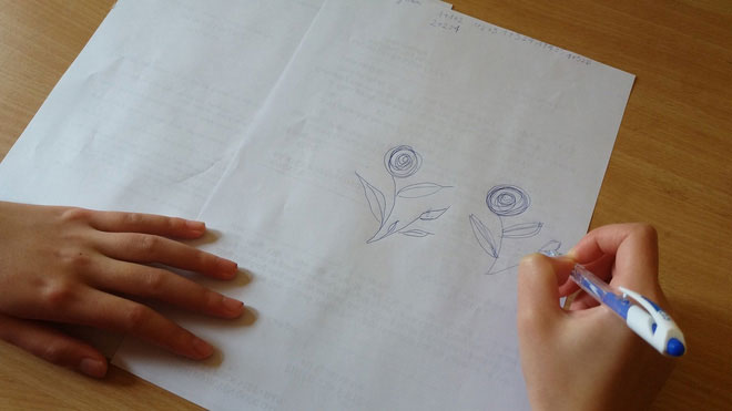 Bé gái 11 tuổi bị mẹ nhốt không cho đi học: Sau 1 năm giải cứu đã biết rất nhiều phép tính