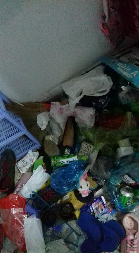Cô gái đóng cửa nhốt mình trong phòng trọ 5 tháng liền, ở bẩn tới mức gạt rác ra mới thấy sàn nhà
