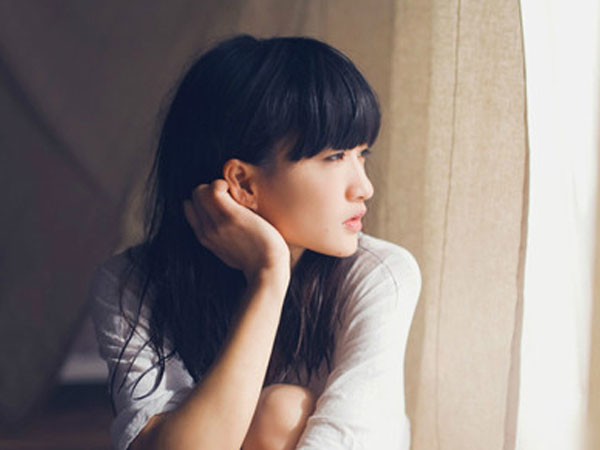 Tôi thấy mình tụt hậu, mù tịt khi ở nhà chồng nuôi