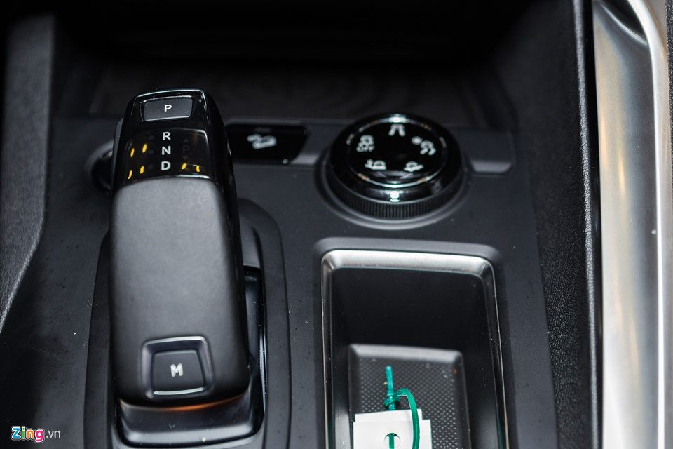 Chi tiết Peugeot 5008 giá 1,349 tỷ - đối thủ mới của Toyota Fortuner