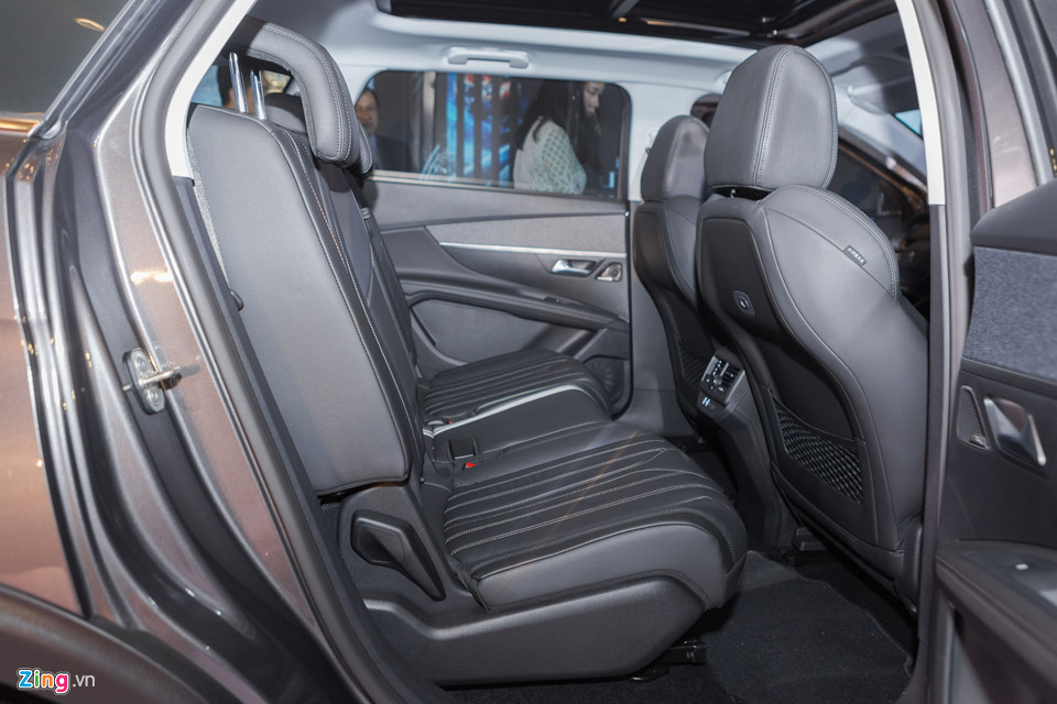 Chi tiết Peugeot 5008 giá 1,349 tỷ - đối thủ mới của Toyota Fortuner