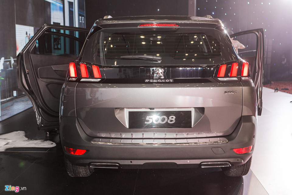 Chi tiết Peugeot 5008 giá 1,349 tỷ - đối thủ mới của Toyota Fortuner