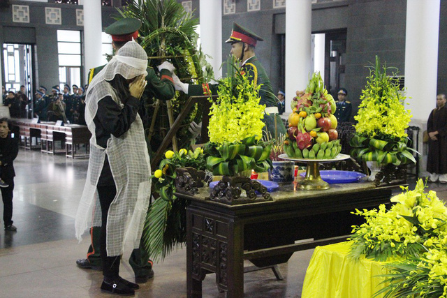 Xúc động lễ tang Thiếu tá phi công hi sinh ở Anh