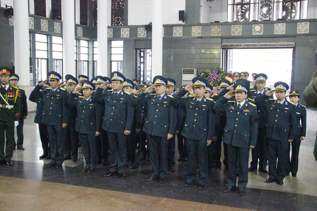 Xúc động lễ tang Thiếu tá phi công hi sinh ở Anh